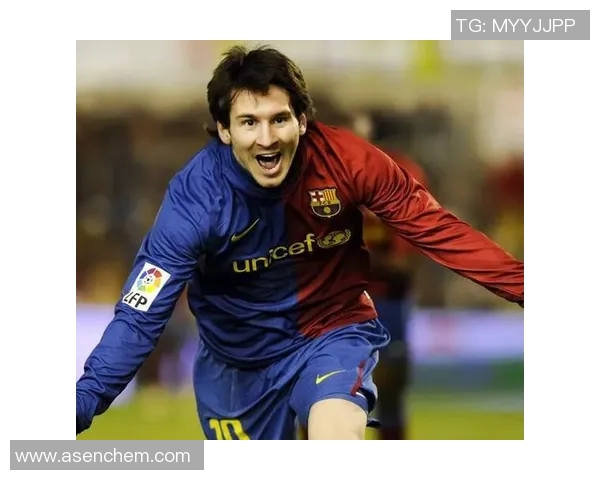 足球明星们钟爱的短袖款式解析与时尚搭配技巧分享